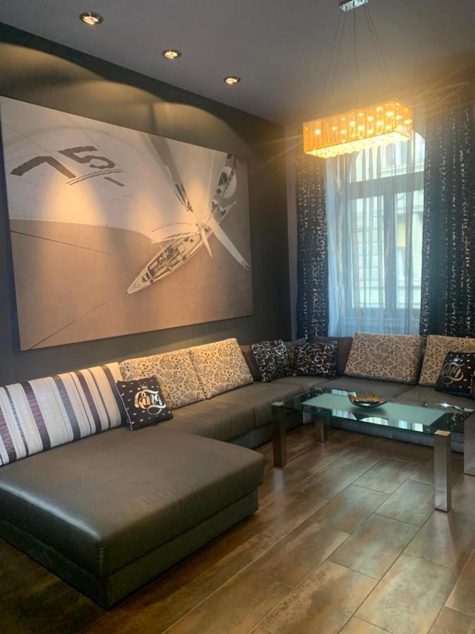 Akacfaapartman Budapest Exteriör bild